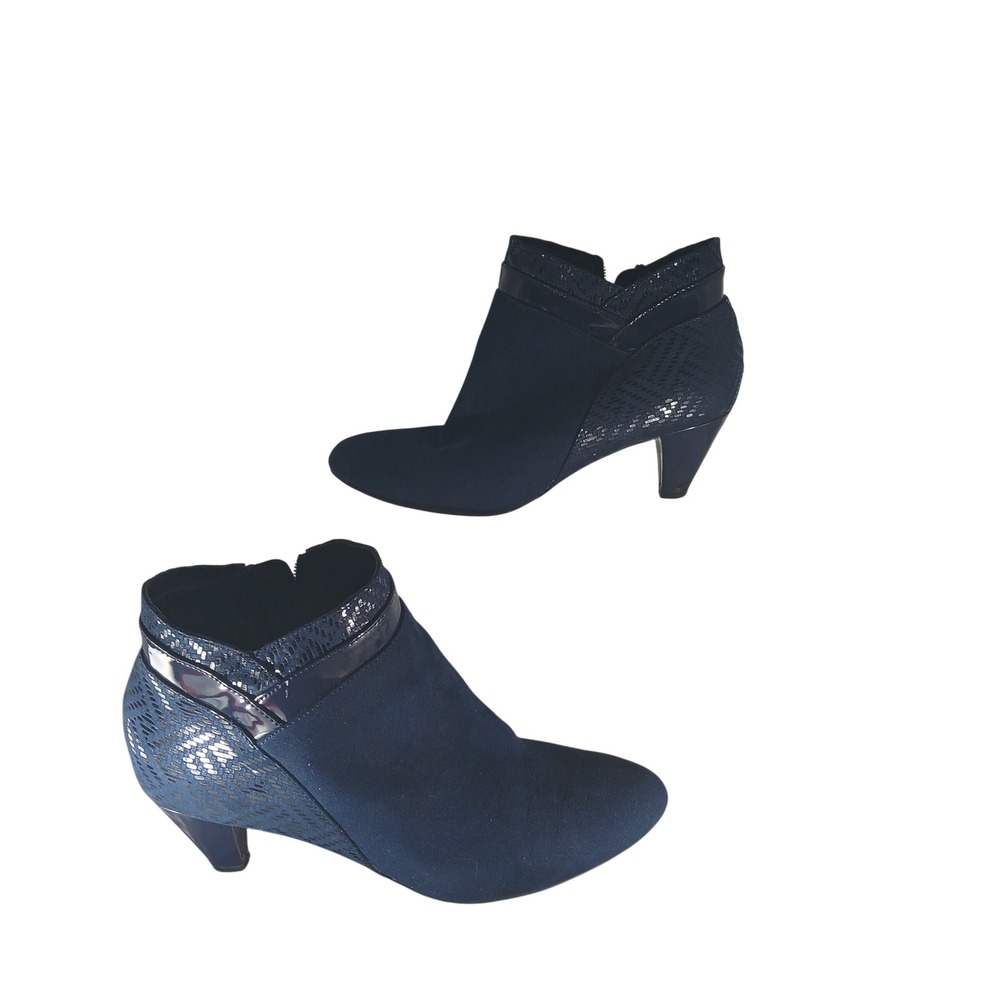 Karen Scott Cahleb Ankle Booties 9M Navy Blue Pointed Toe Mixed Media Heel